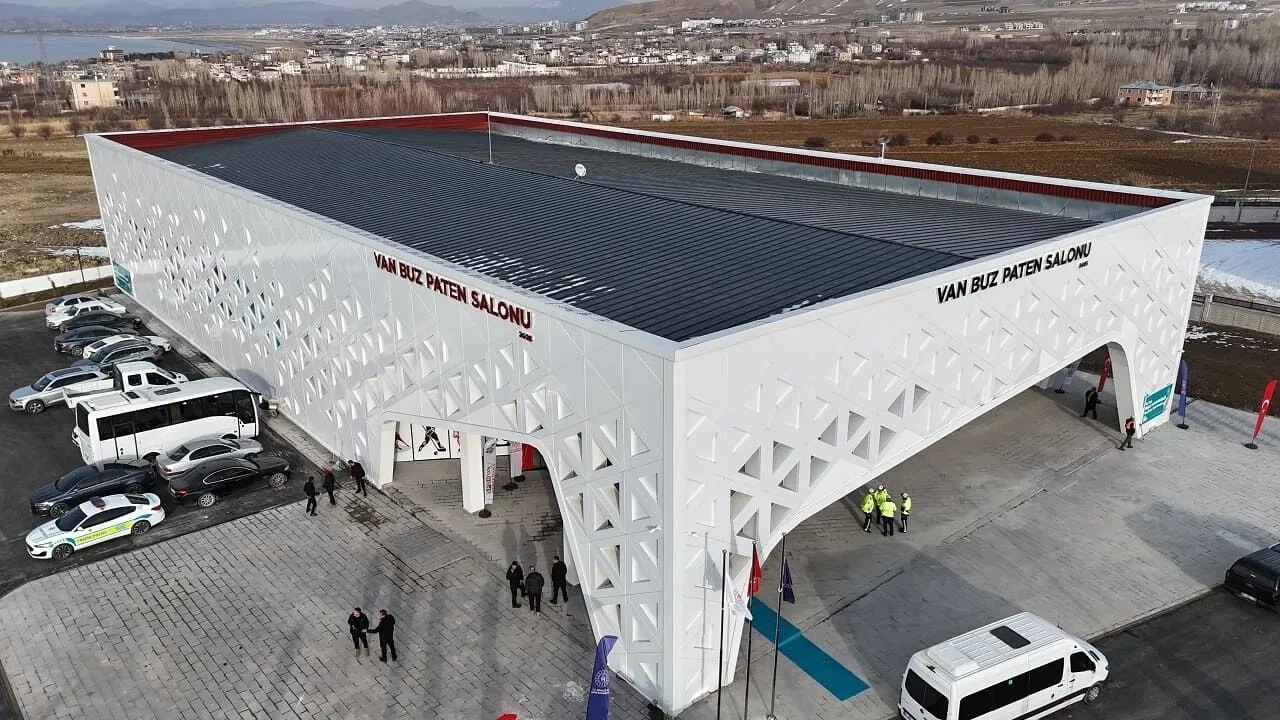 VAN EDREMİT BUZ PATENİ SALONU